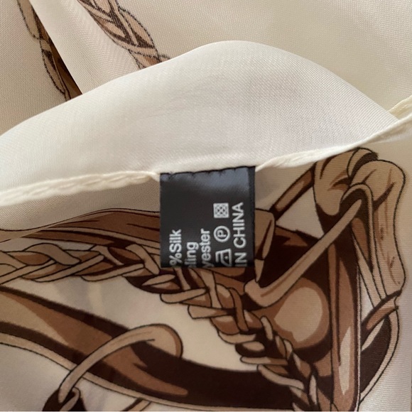 Silk scarf - Picture 3 of 6